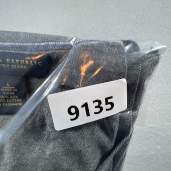 Banana Republic Sweater Men's L Luxury‎ Blend Cashmere Silk Long Sleeve V Neck - Picture 9 of 9